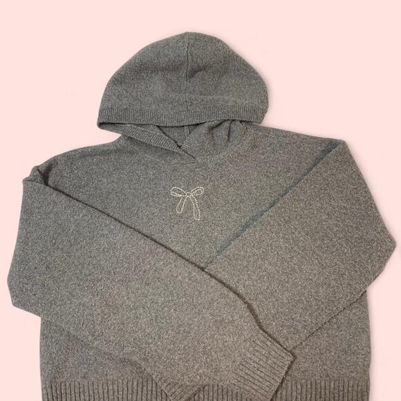 Hollister Grey Hoodie with Bow Embroidered Detail Size Small - Picture 6 of 7